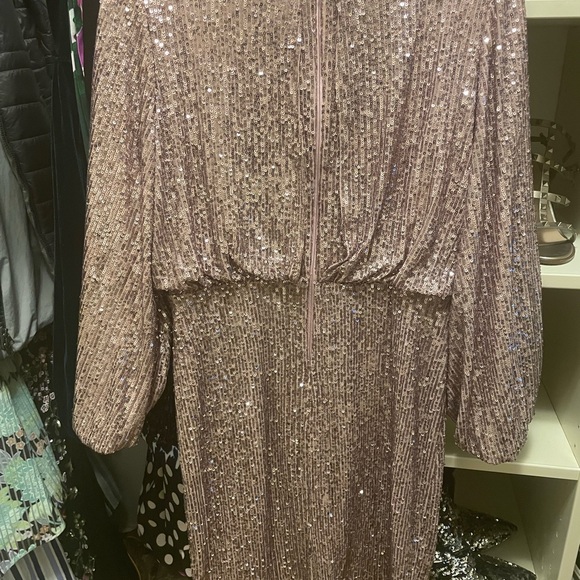 Eliza J Allover Sequin Surplice V-Neck 3/4 Sleeve Blouson Dress - Picture 3 of 6